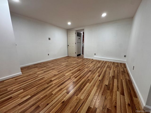 1245 Rhinelander Avenue, Bronx, NY 10461
