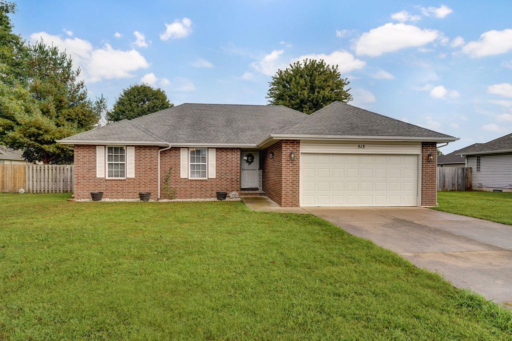 513 Osage Road, Willard, MO 65781