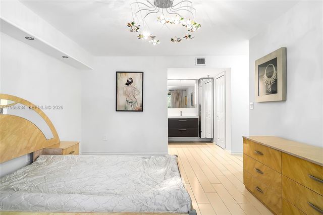 671 NE 195th St 111E, Miami, FL 33179