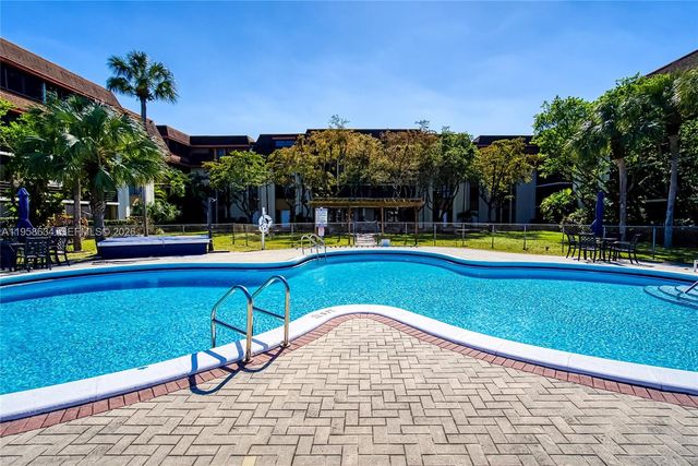 671 NE 195th St 111E, Miami, FL 33179