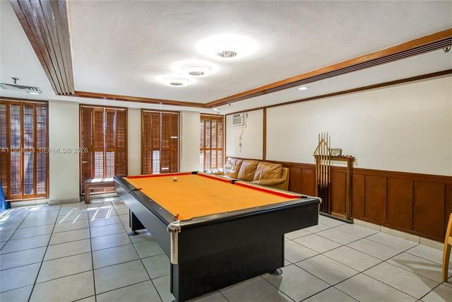 671 NE 195th St 111E, Miami, FL 33179