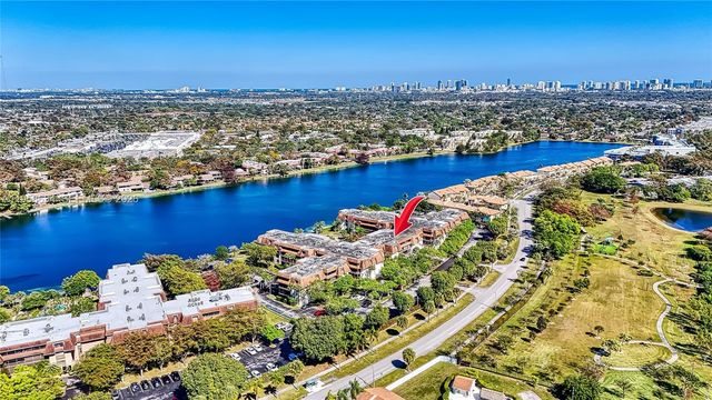 671 NE 195th St 111E, Miami, FL 33179