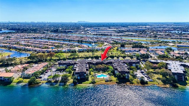 671 NE 195th St 111E, Miami, FL 33179