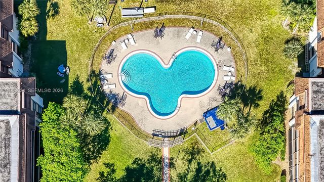 671 NE 195th St 111E, Miami, FL 33179