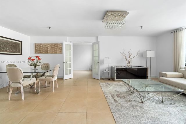 671 NE 195th St 111E, Miami, FL 33179