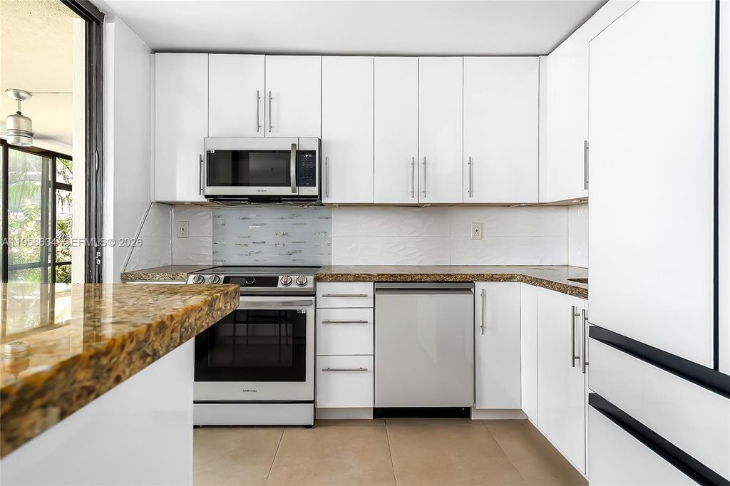 671 NE 195th St 111E, Miami, FL 33179