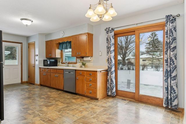 1321 Prairie Street, Chaska, MN 55318