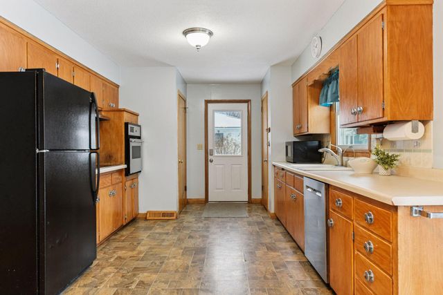 1321 Prairie Street, Chaska, MN 55318