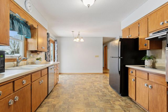 1321 Prairie Street, Chaska, MN 55318