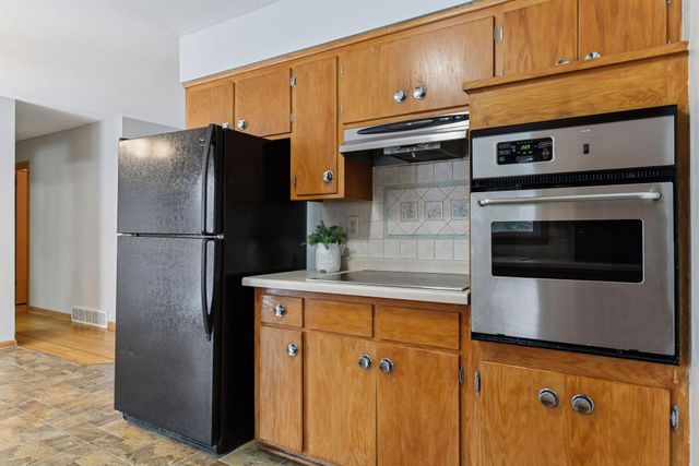 1321 Prairie Street, Chaska, MN 55318