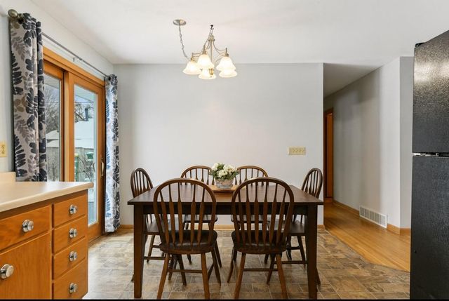 1321 Prairie Street, Chaska, MN 55318