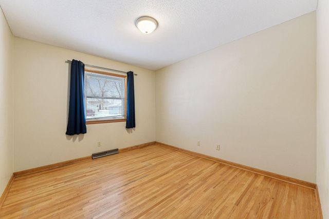 1321 Prairie Street, Chaska, MN 55318