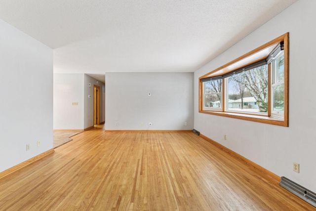 1321 Prairie Street, Chaska, MN 55318