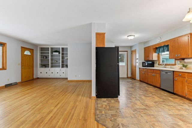 1321 Prairie Street, Chaska, MN 55318