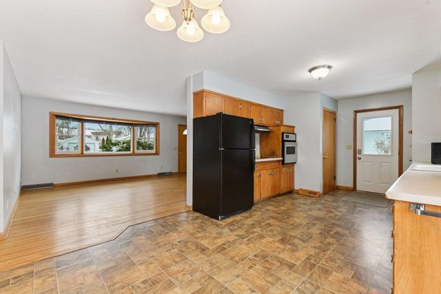 1321 Prairie Street, Chaska, MN 55318