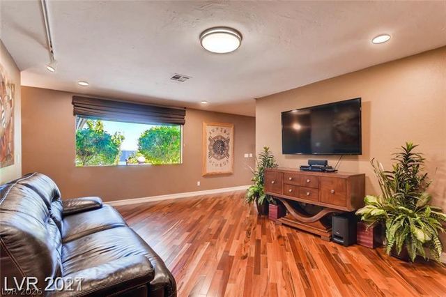 121 East Mulberry Drive, Henderson, NV 89015