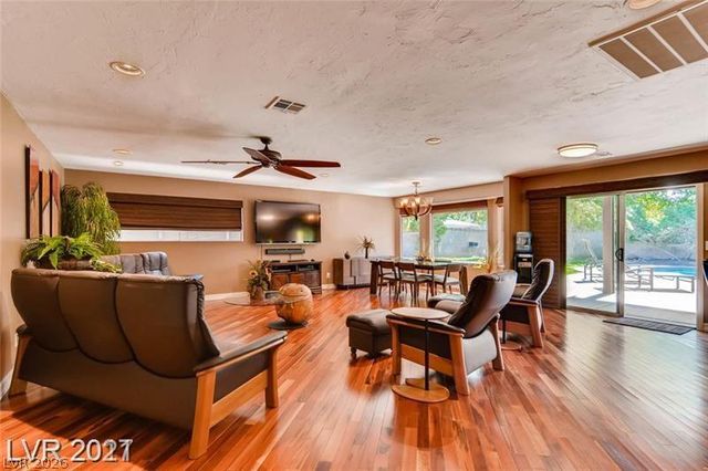 121 East Mulberry Drive, Henderson, NV 89015