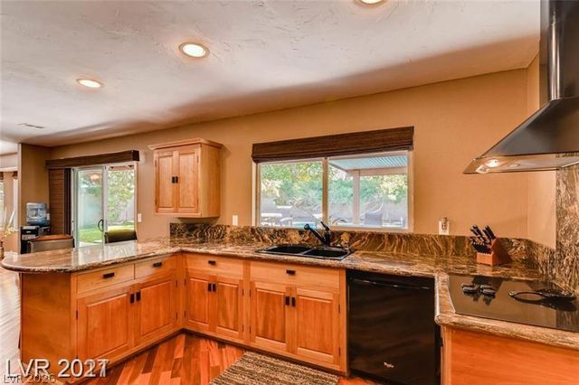 121 East Mulberry Drive, Henderson, NV 89015