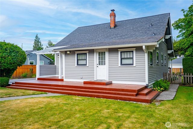 527 17th Street SE, Puyallup, WA 98372