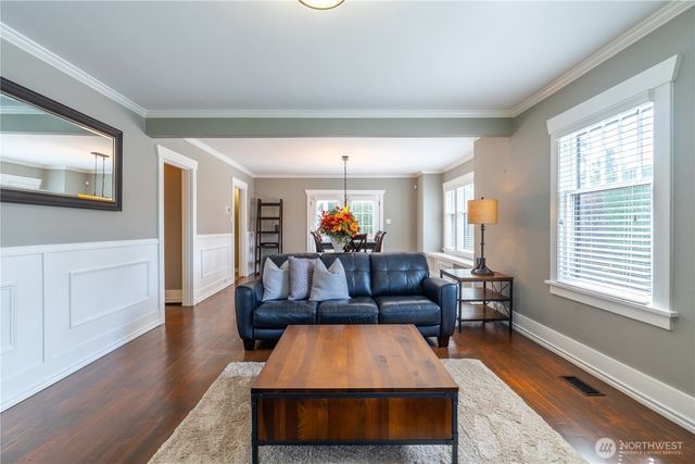 527 17th Street SE, Puyallup, WA 98372