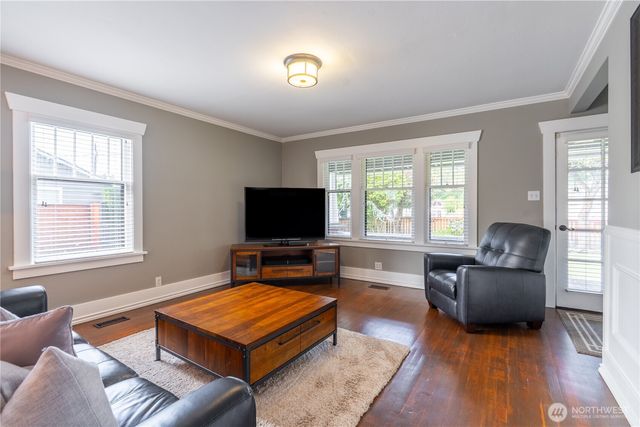 527 17th Street SE, Puyallup, WA 98372