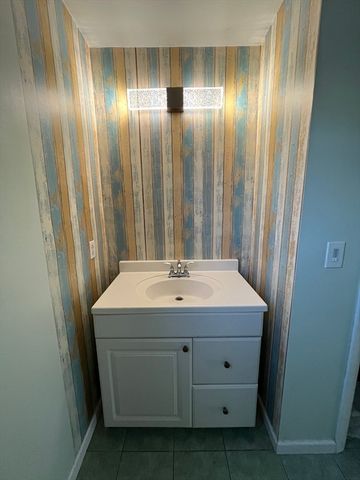 4 Reseroir Road A, Gloucester, MA 01930