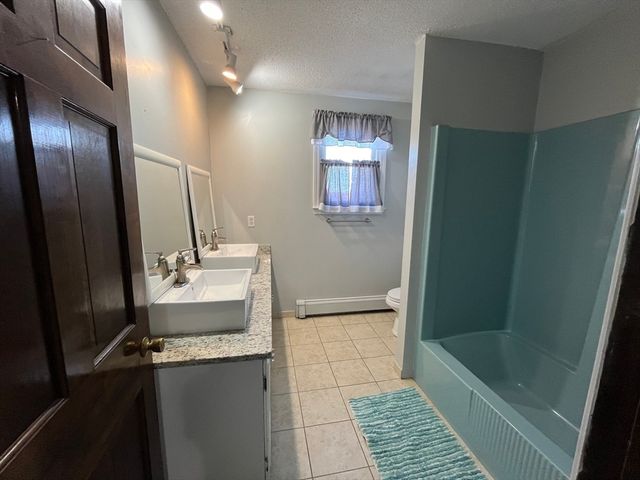 4 Reseroir Road A, Gloucester, MA 01930