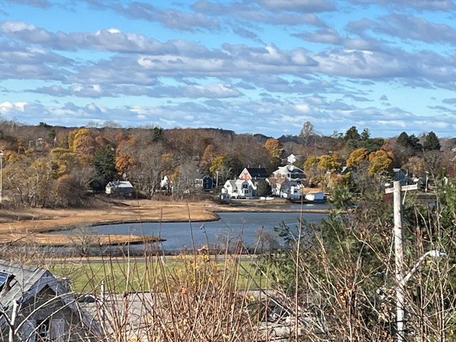 4 Reseroir Road A, Gloucester, MA 01930