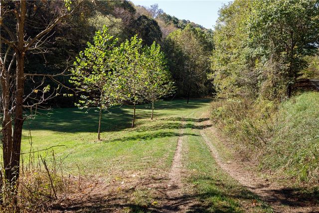 476 Hewitt Run Road, Wind Ridge, PA 15380