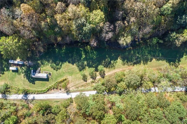 476 Hewitt Run Road, Wind Ridge, PA 15380