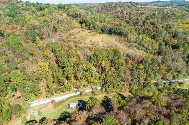 476 Hewitt Run Road, Wind Ridge, PA 15380