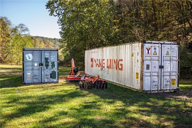 476 Hewitt Run Road, Wind Ridge, PA 15380