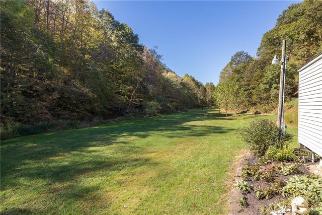 476 Hewitt Run Road, Wind Ridge, PA 15380