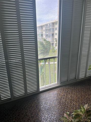 2855 Leonard Dr H411, Aventura, FL 33160