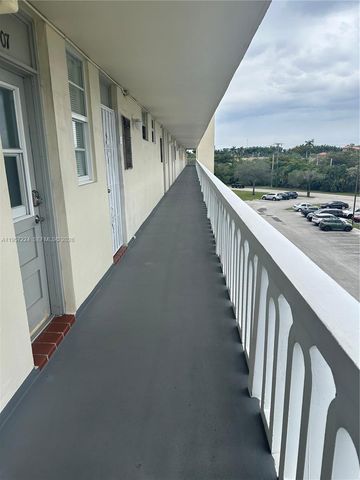 2855 Leonard Dr H411, Aventura, FL 33160