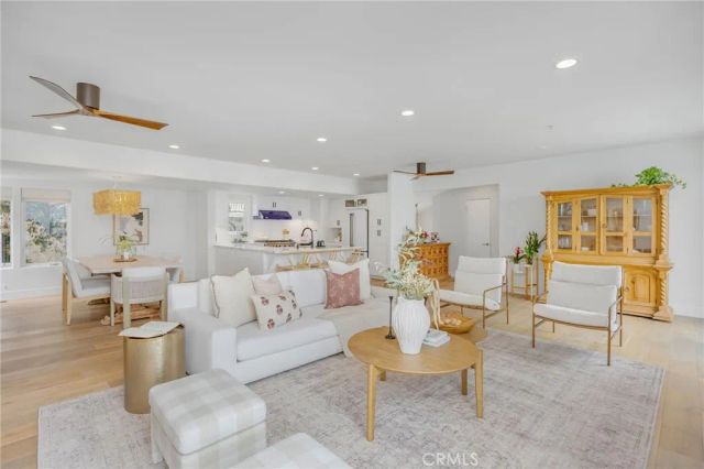 647 2nd Street, Hermosa Beach, CA 90254