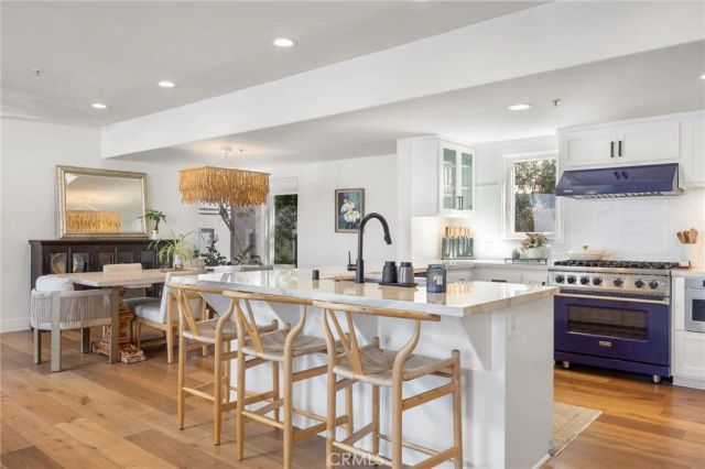 647 2nd Street, Hermosa Beach, CA 90254