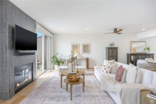 647 2nd Street, Hermosa Beach, CA 90254