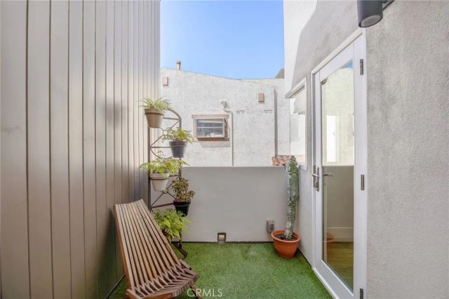 647 2nd Street, Hermosa Beach, CA 90254
