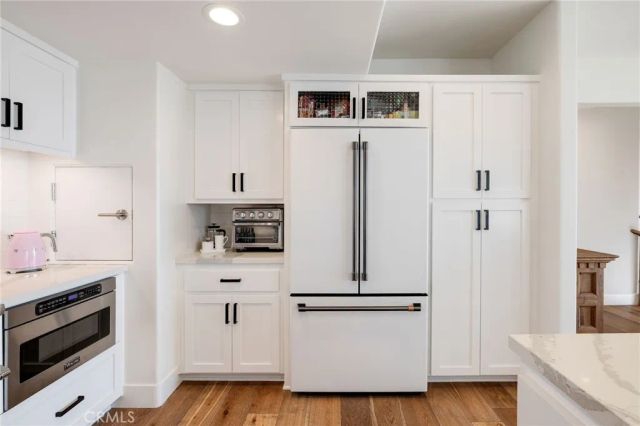 647 2nd Street, Hermosa Beach, CA 90254