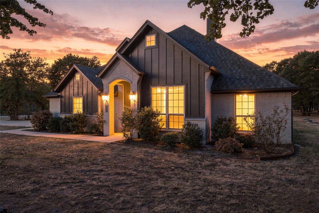 350 Timbers Circle, Poolville, TX 76487