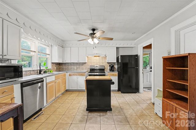 2039 Cline Street, Statesville, NC 28677