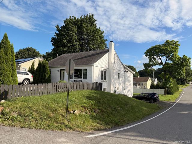 27 Walnut Street, New Windsor, NY 12553