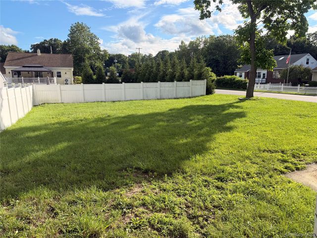 27 Walnut Street, New Windsor, NY 12553