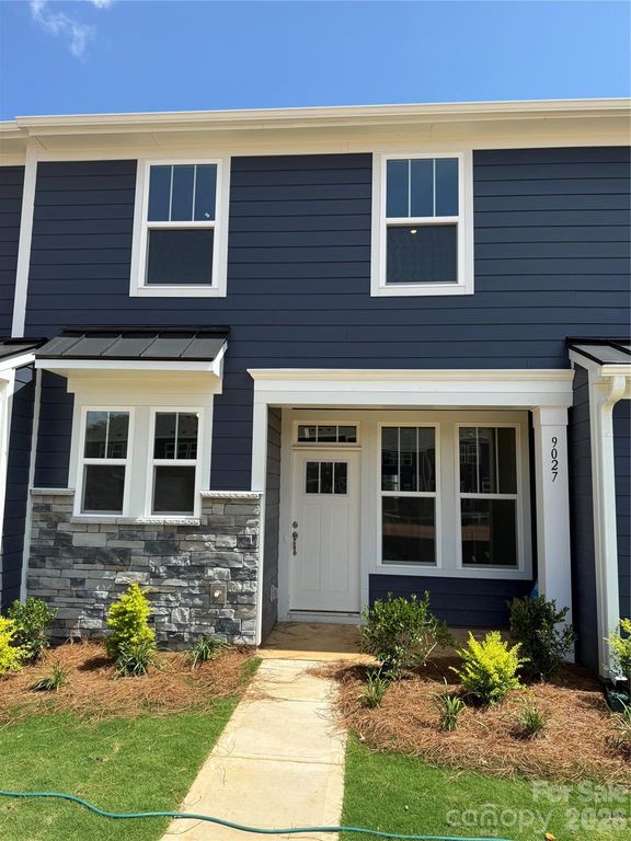 9027 Gulledge Court, Charlotte, NC 28262