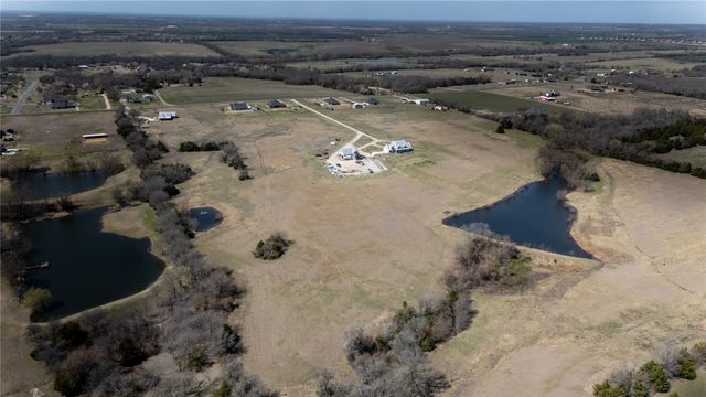 1408 Hackberry Road, Van Alstyne, TX 75495