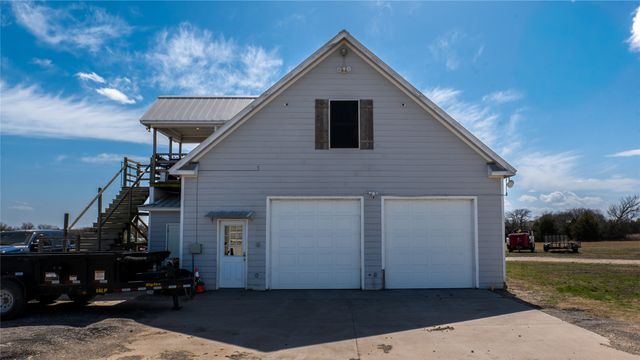 1408 Hackberry Road, Van Alstyne, TX 75495