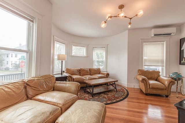 38 Davis St, Quincy, MA 02170