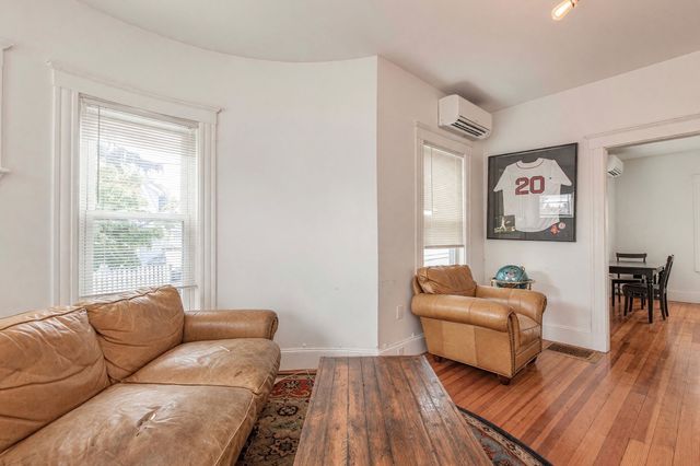 38 Davis St, Quincy, MA 02170
