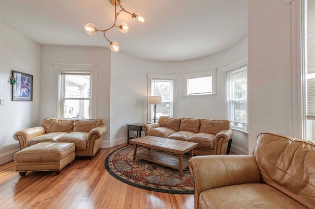 38 Davis St, Quincy, MA 02170